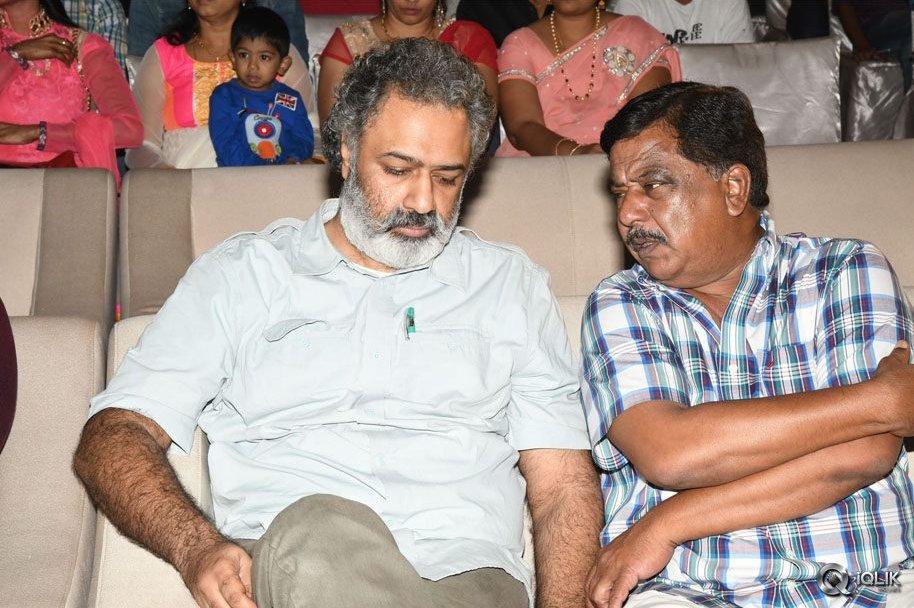 100-Days-of-Love-Movie-Audio-Launch